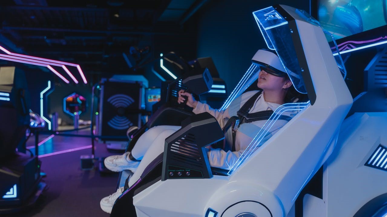 Kind probeert high-end simulatie uit